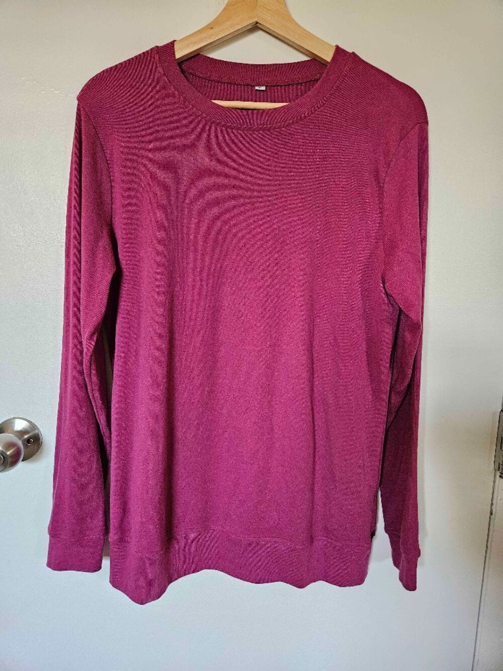 Ficerd Women's Long-Sleeve Crew Neck Shirt, Size Medium